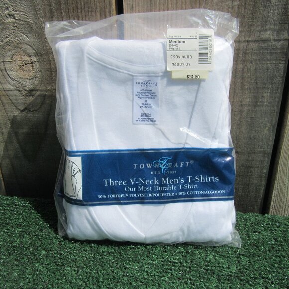 Vintage JC Penney Towncraft 3 Pack V-Neck T-Shirts Men's Size Medium BRAND NEW - Picture 1 of 5